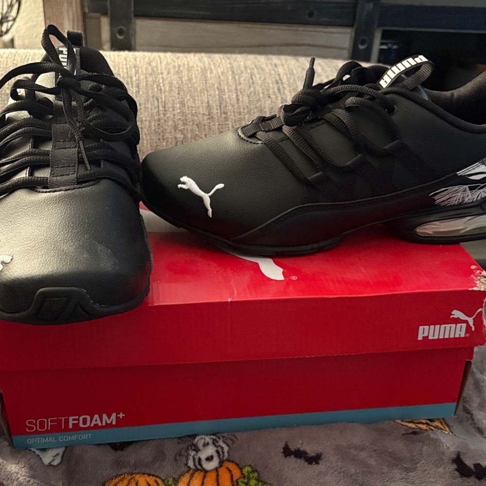 Puma Black Sneakers Modern Athletic Design